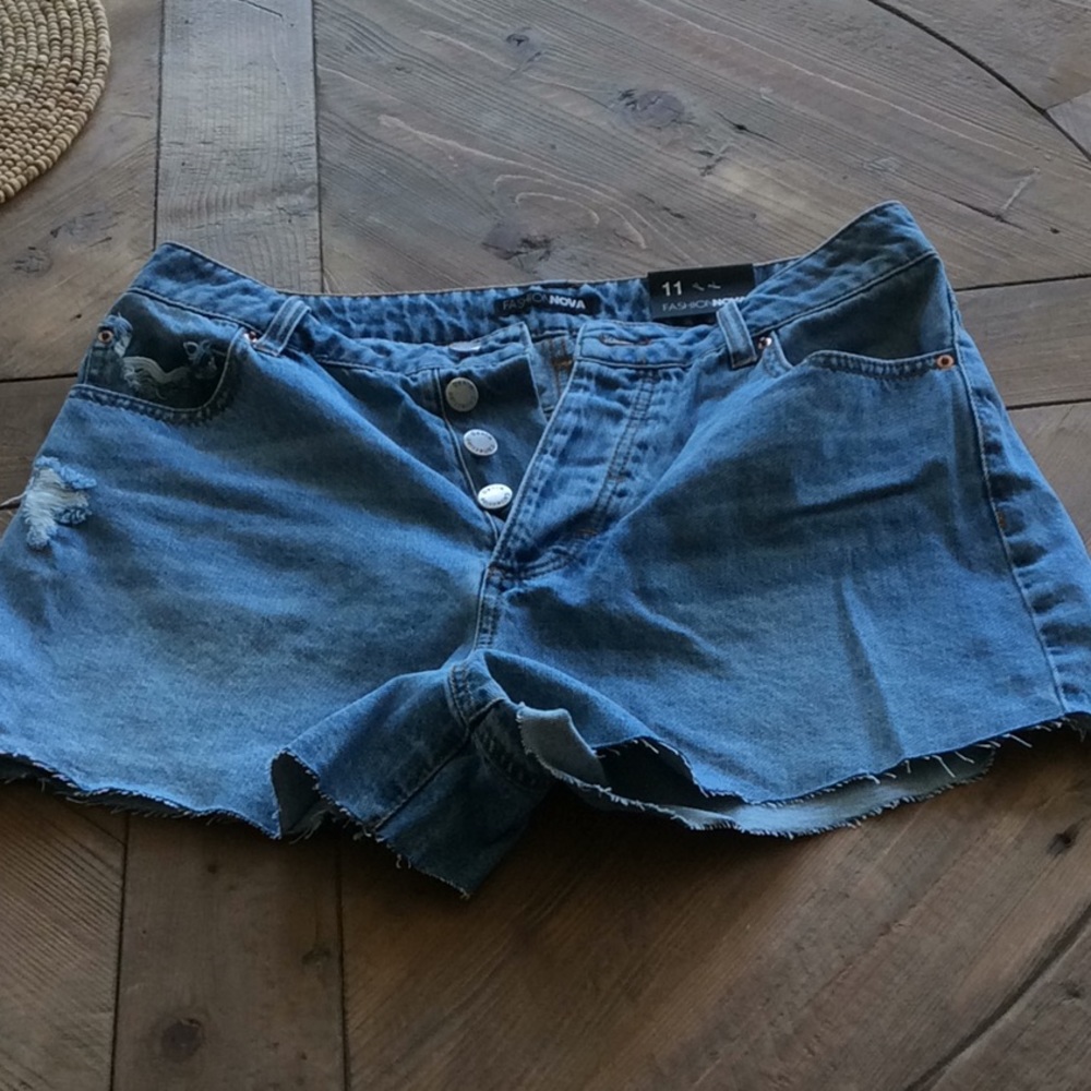 Fashion Nova denim shorts 11